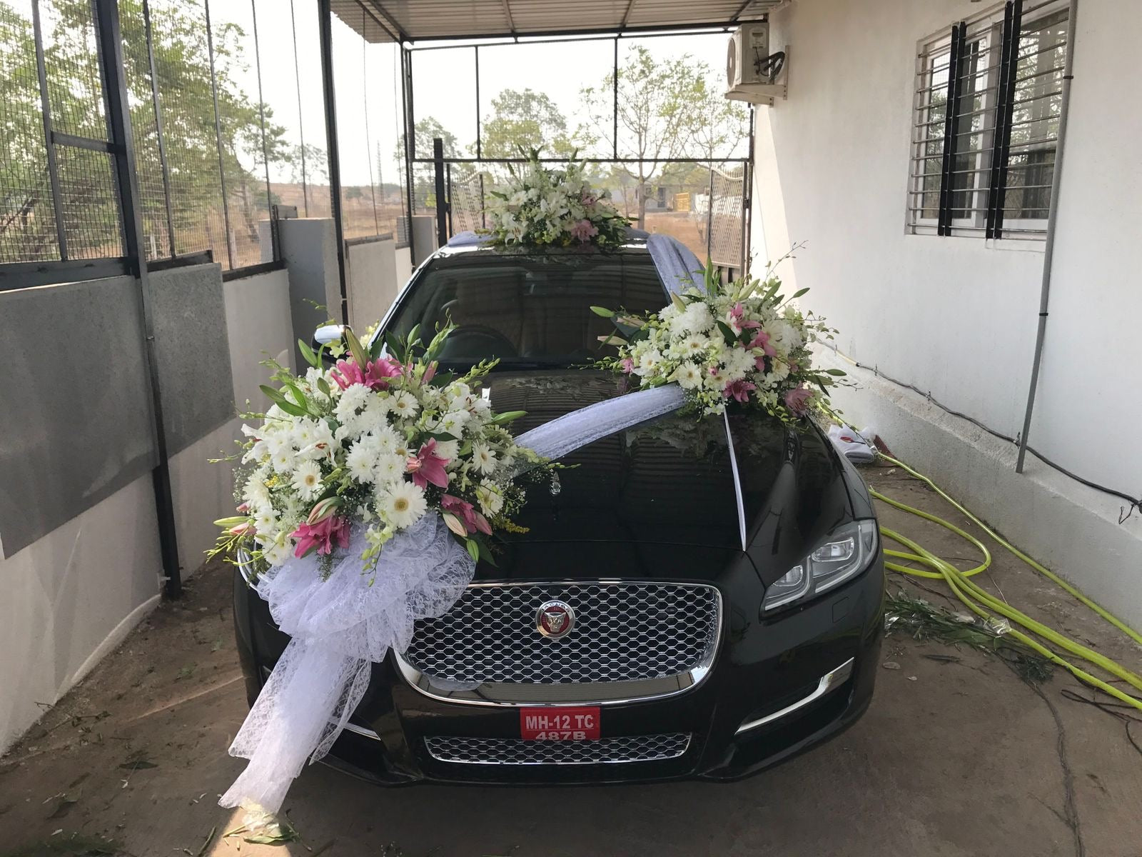 Car Decar Car Décor – Blooms Only