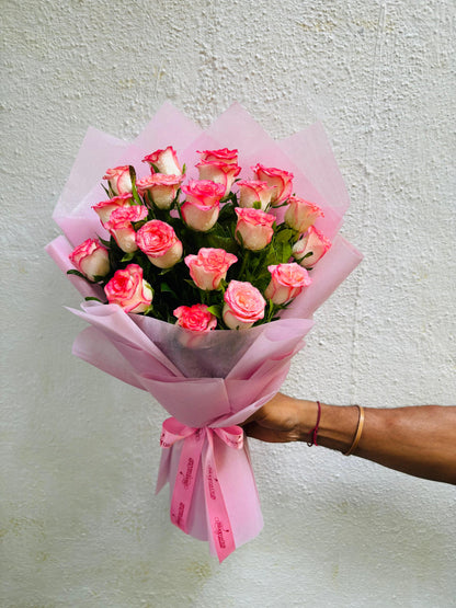 20 Jumilia Roses Hand Bouquet